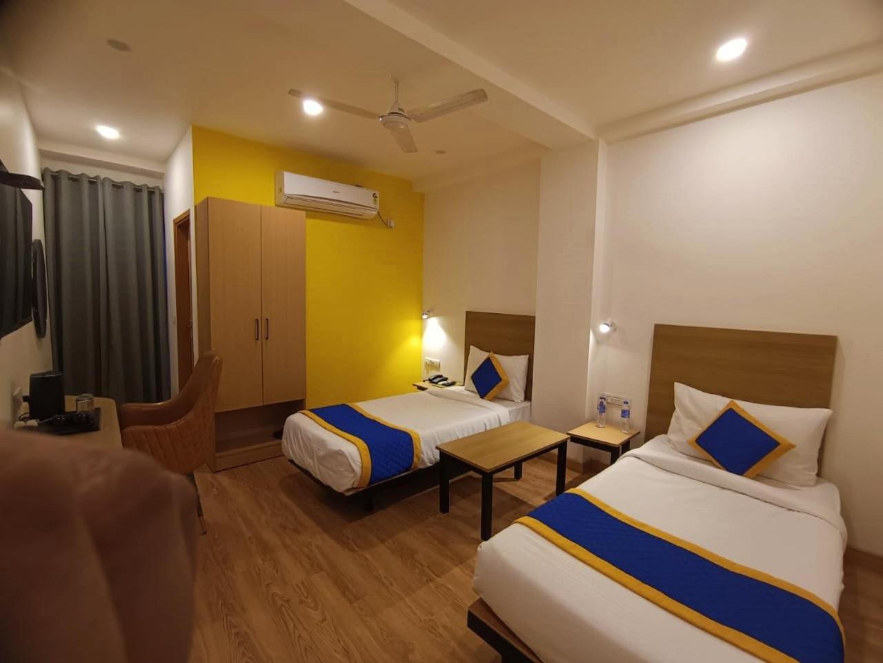 Aamantran Residency Hotel, Sohna Road, Sector 49, Gurugram Gurgaon Exterior foto