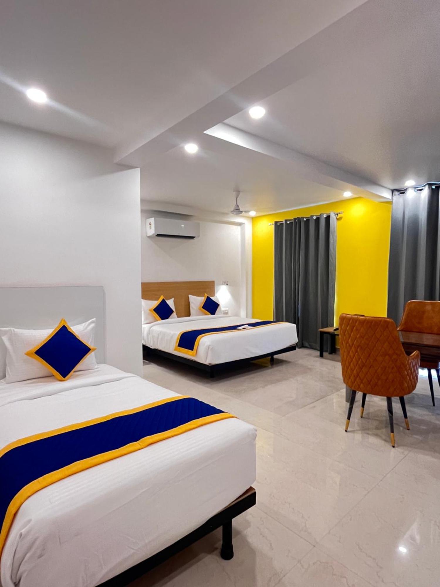 Aamantran Residency Hotel, Sohna Road, Sector 49, Gurugram Gurgaon Exterior foto