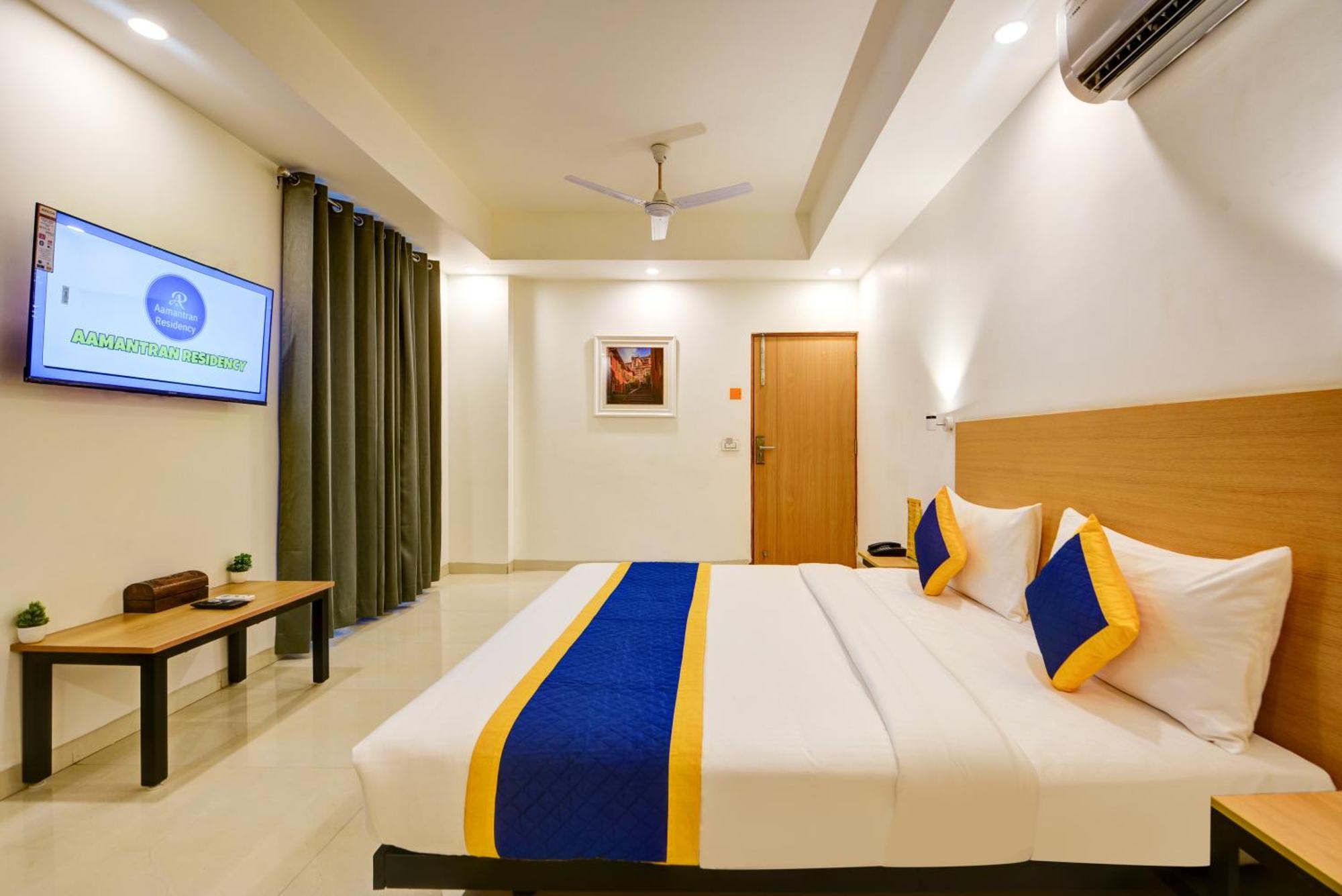 Aamantran Residency Hotel, Sohna Road, Sector 49, Gurugram Gurgaon Exterior foto